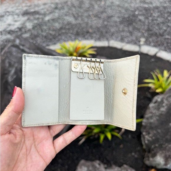 Gucci Guccissima Leather Bow Key Holder Case Cream Ivory - Picture 7 of 9